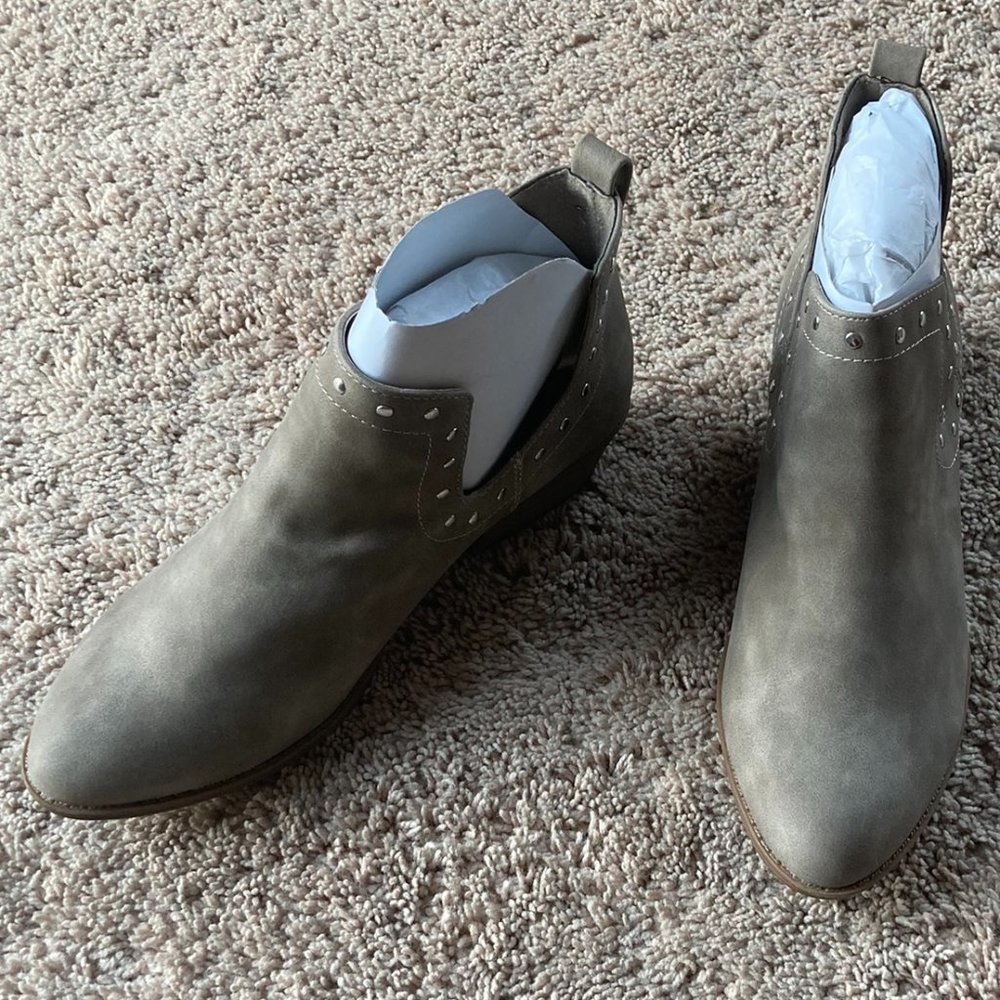 NWOT - Topline Paige Fashion Boot